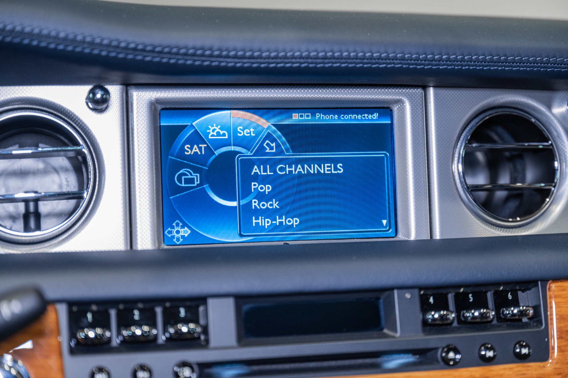 Used 2011 Rolls-Royce Phantom Sedan RWD image 57