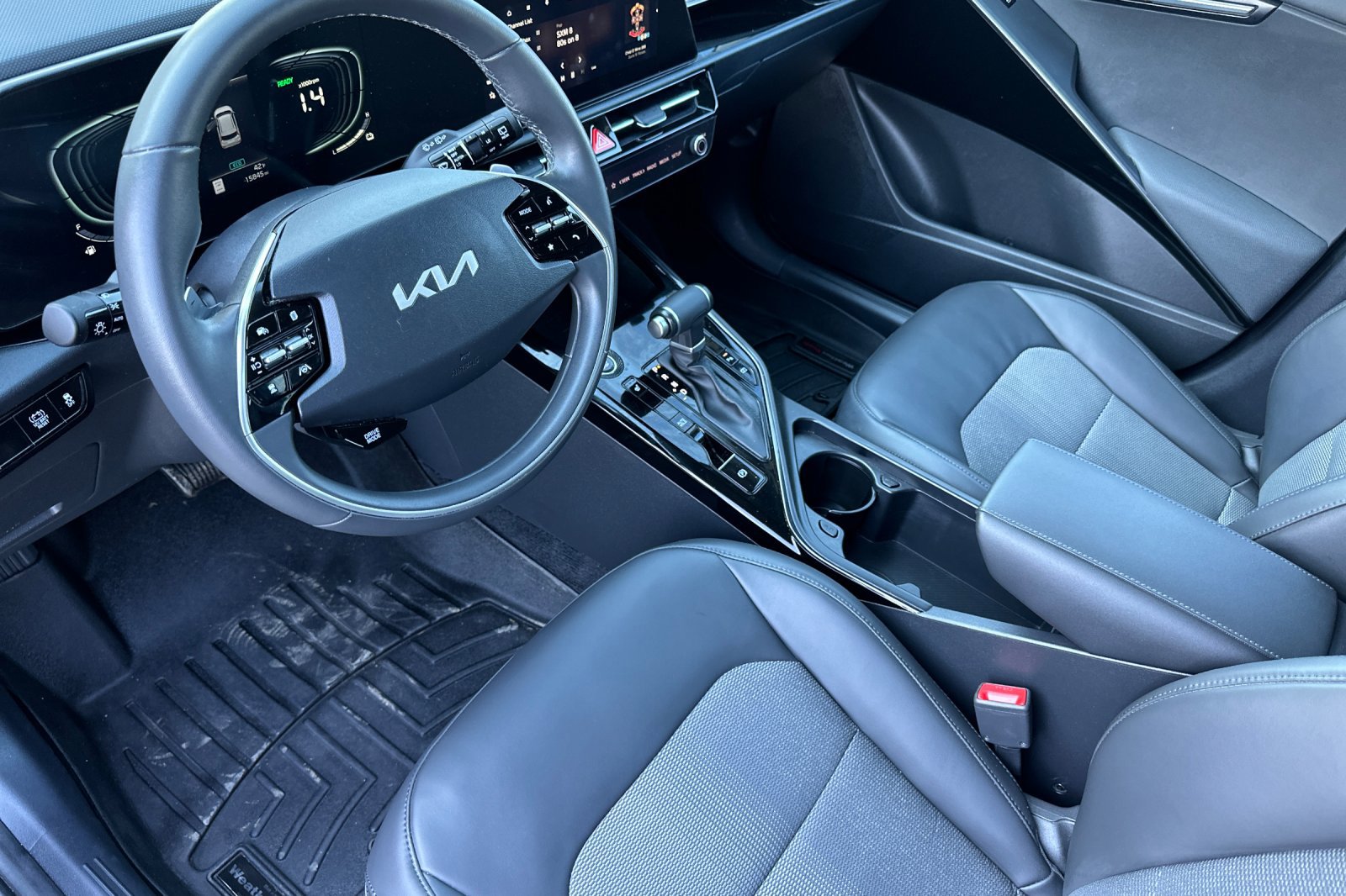 Certified 2024 Kia Niro EX image 11
