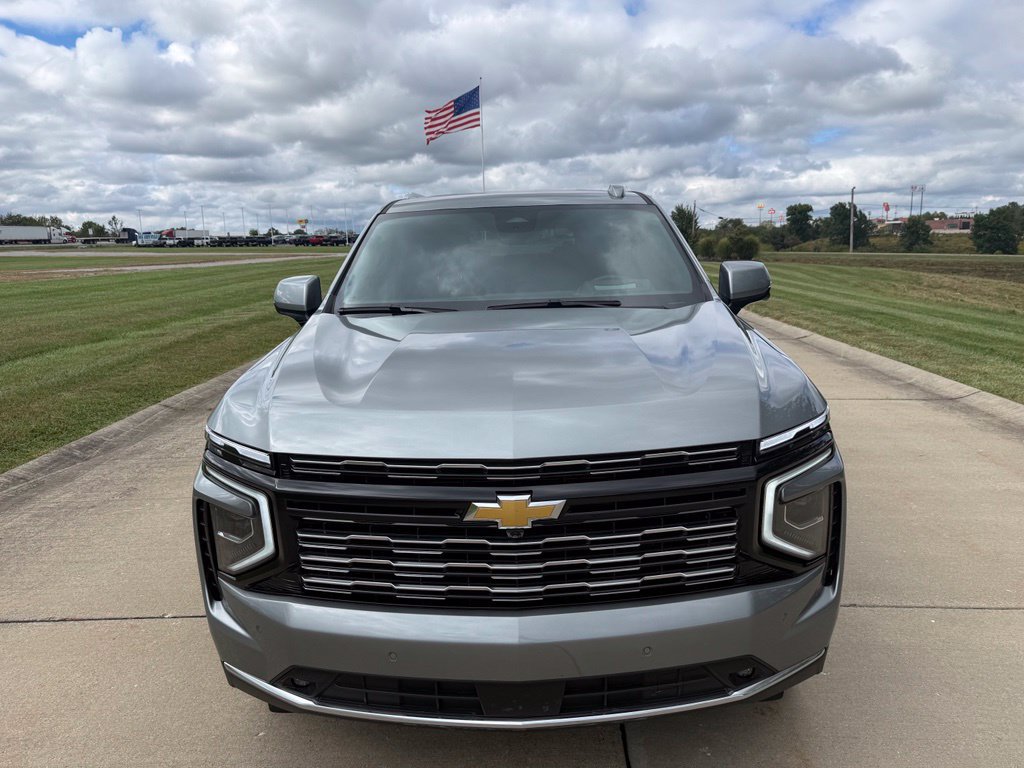 Used 2025 Chevrolet Tahoe High Country AWD/4WD image 12