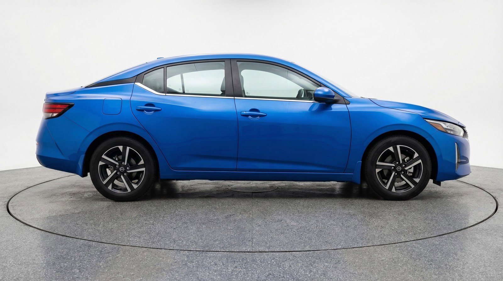 Used 2025 Nissan Sentra SV FWD image 11