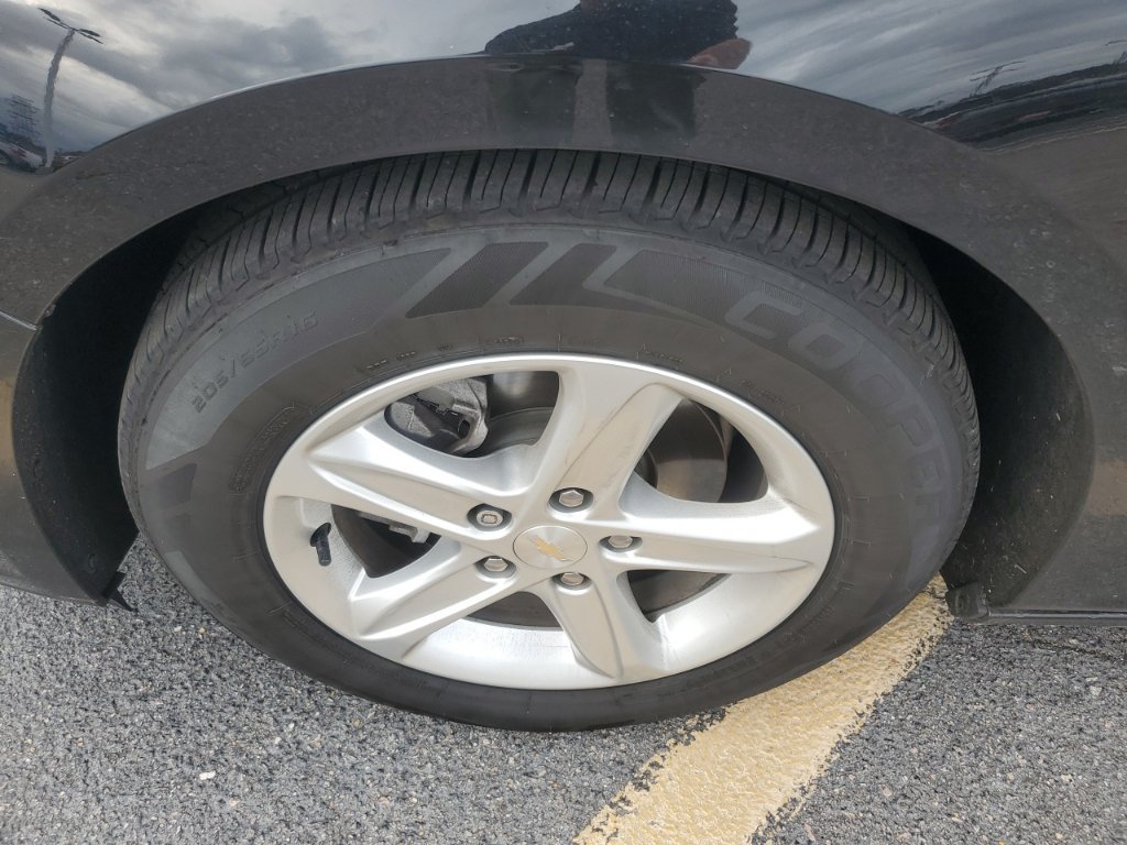 Used 2022 Chevrolet Malibu LS FWD image 7