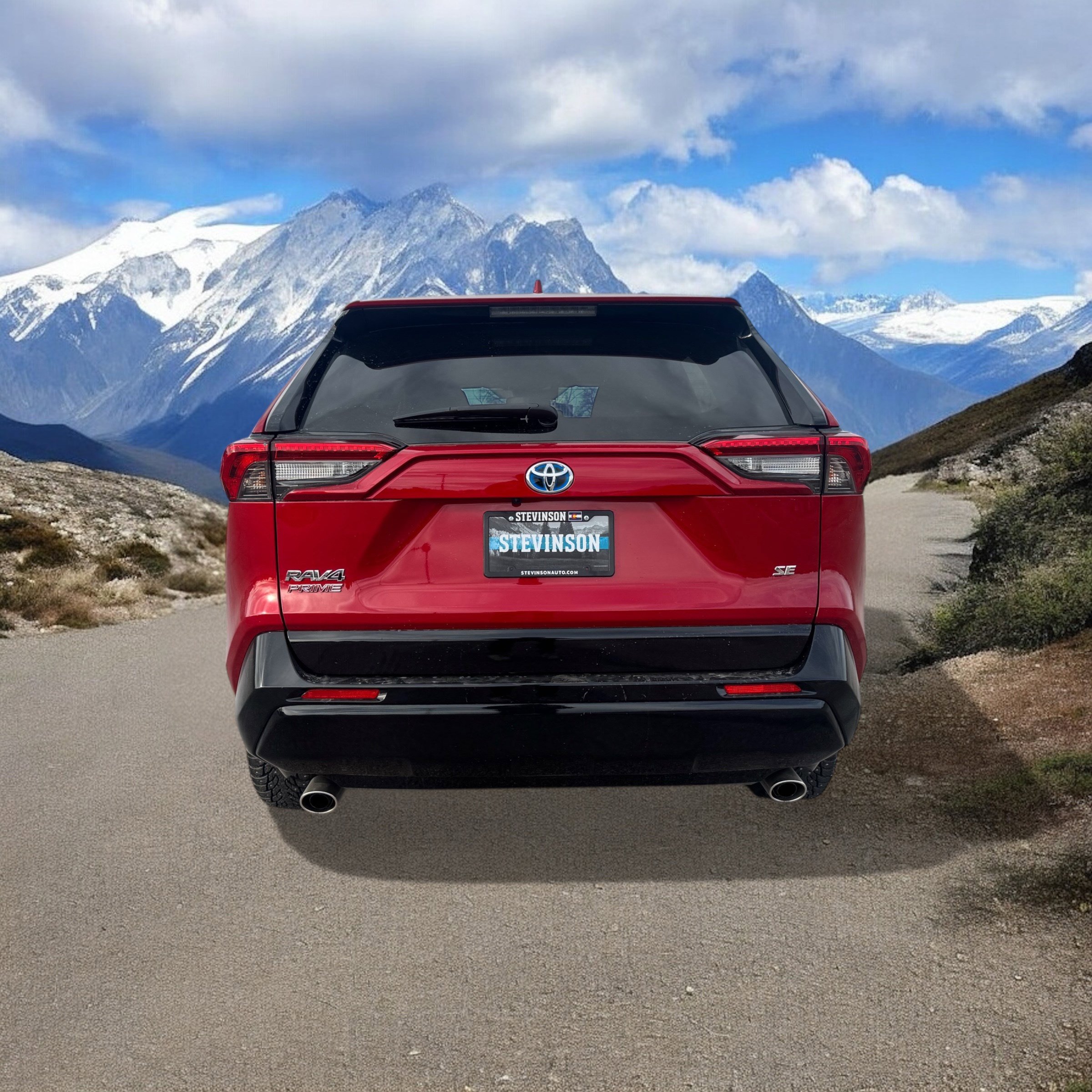 Used 2023 Toyota RAV4 SE w/ Weather & Moonroof Package image 4