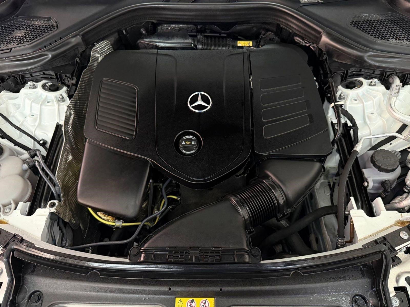 Used 2025 Mercedes-Benz GLC 350e 4MATIC image 30