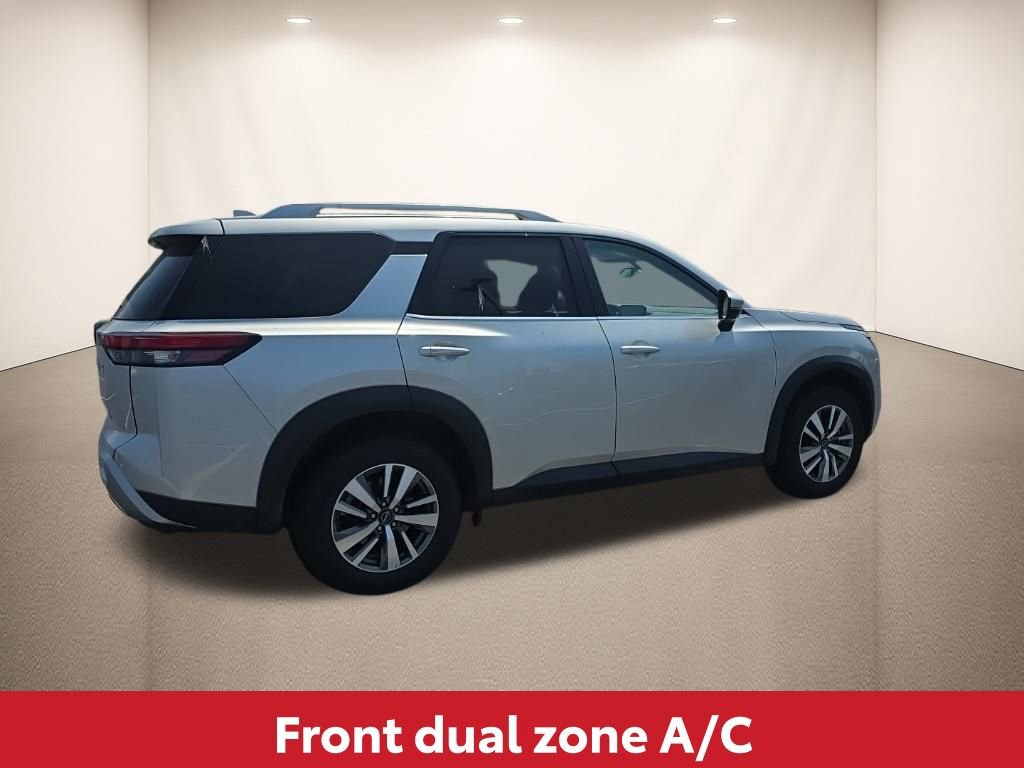 Used 2025 Nissan Pathfinder SL FWD image 5