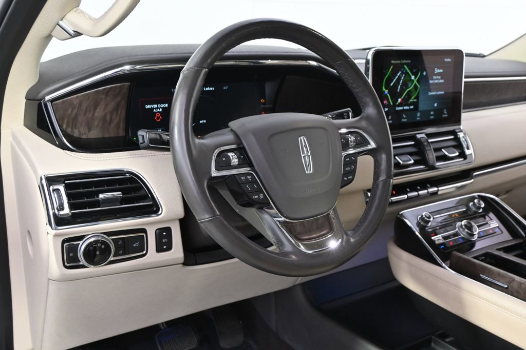 Used 2021 Lincoln Navigator Reserve AWD/4WD image 11