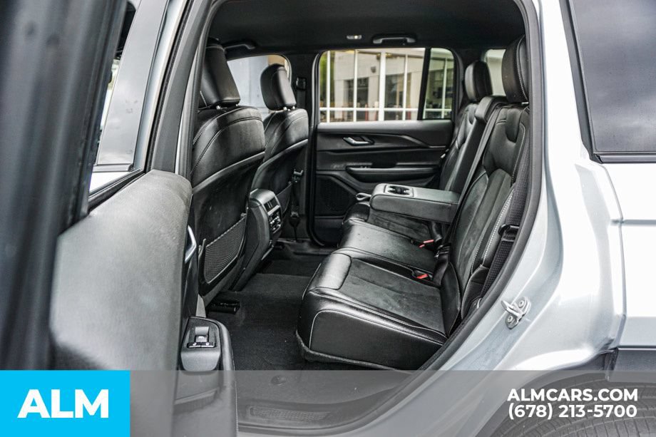 Used 2025 Jeep Grand Cherokee Altitude AWD/4WD image 20
