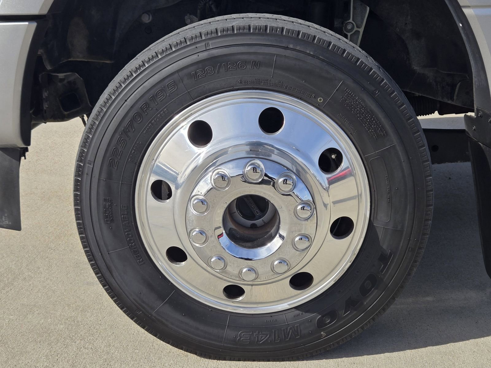 Certified 2022 Ford F450 Limited w/ FX4 Off-Road Package image 13