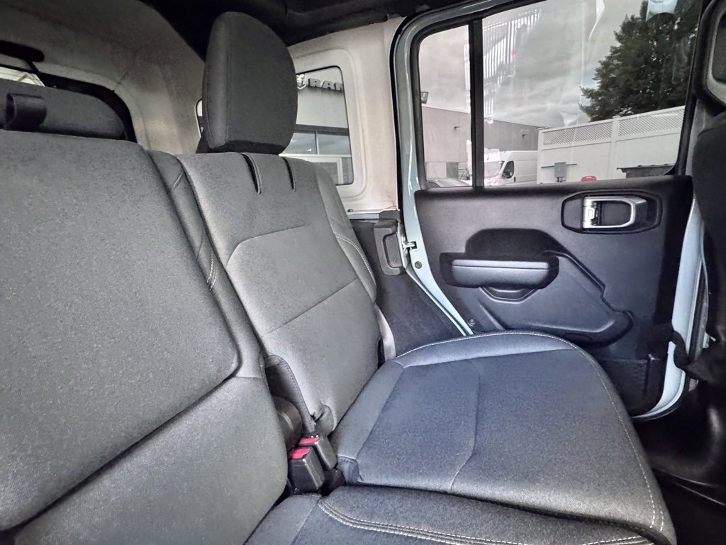 Used 2024 Jeep Wrangler Unlimited image 21