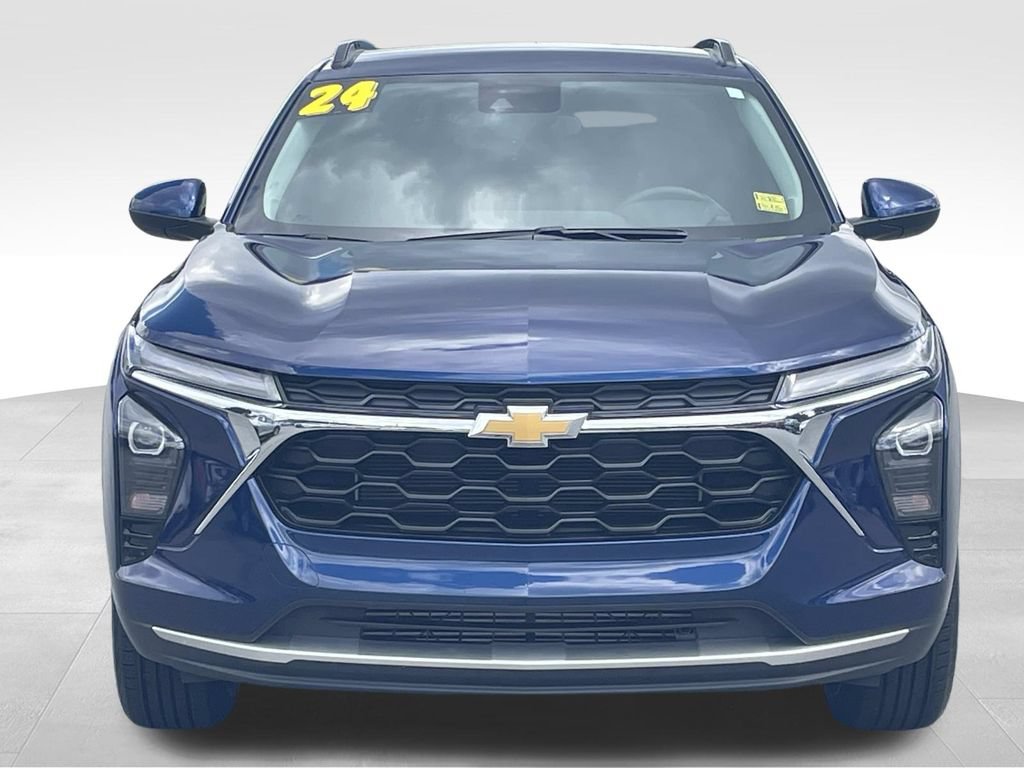 Used 2024 Chevrolet Trax LT w/ Driver Confidence Package FWD image 9