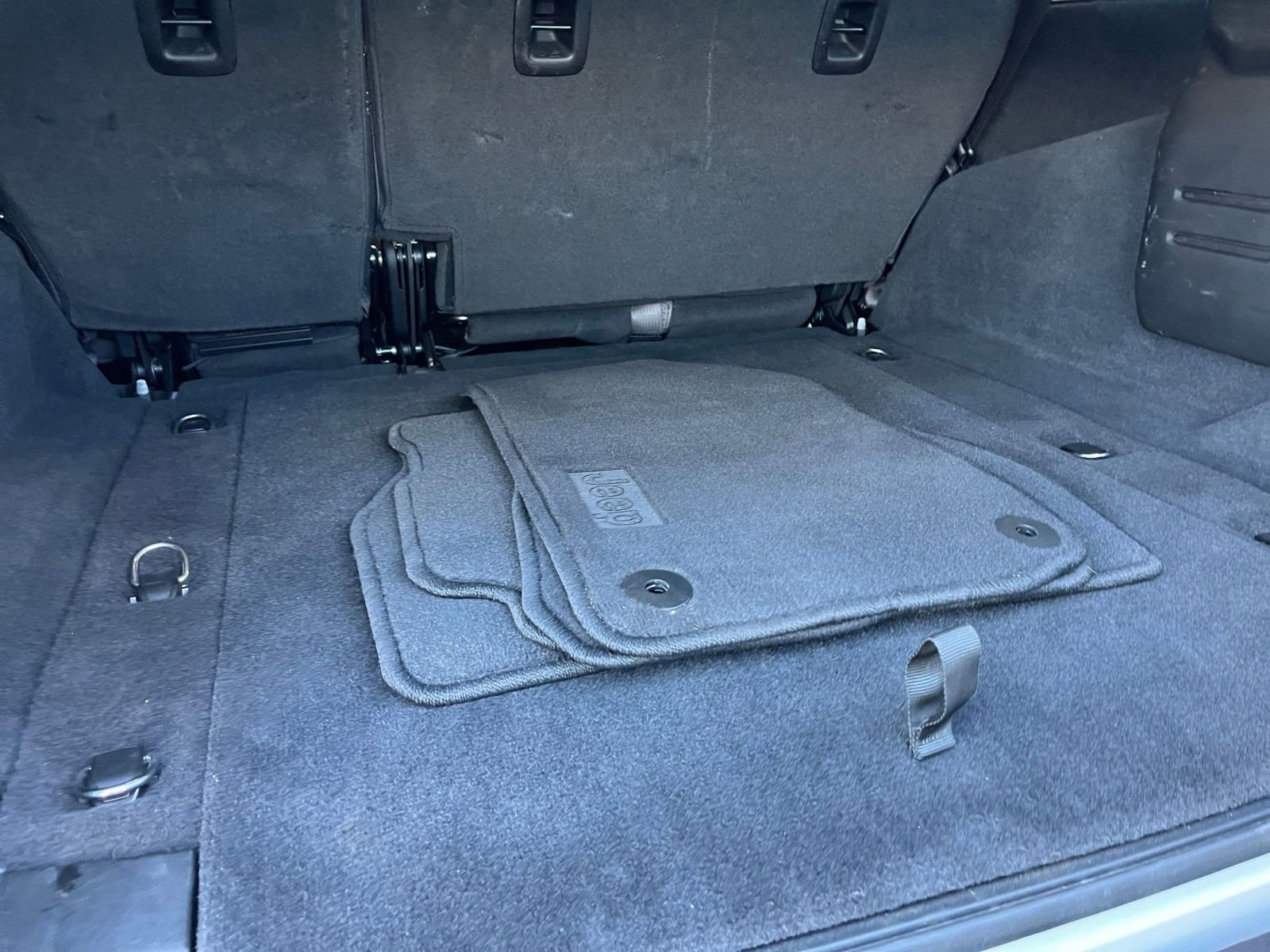 Used 2025 Jeep Wrangler Sahara image 31