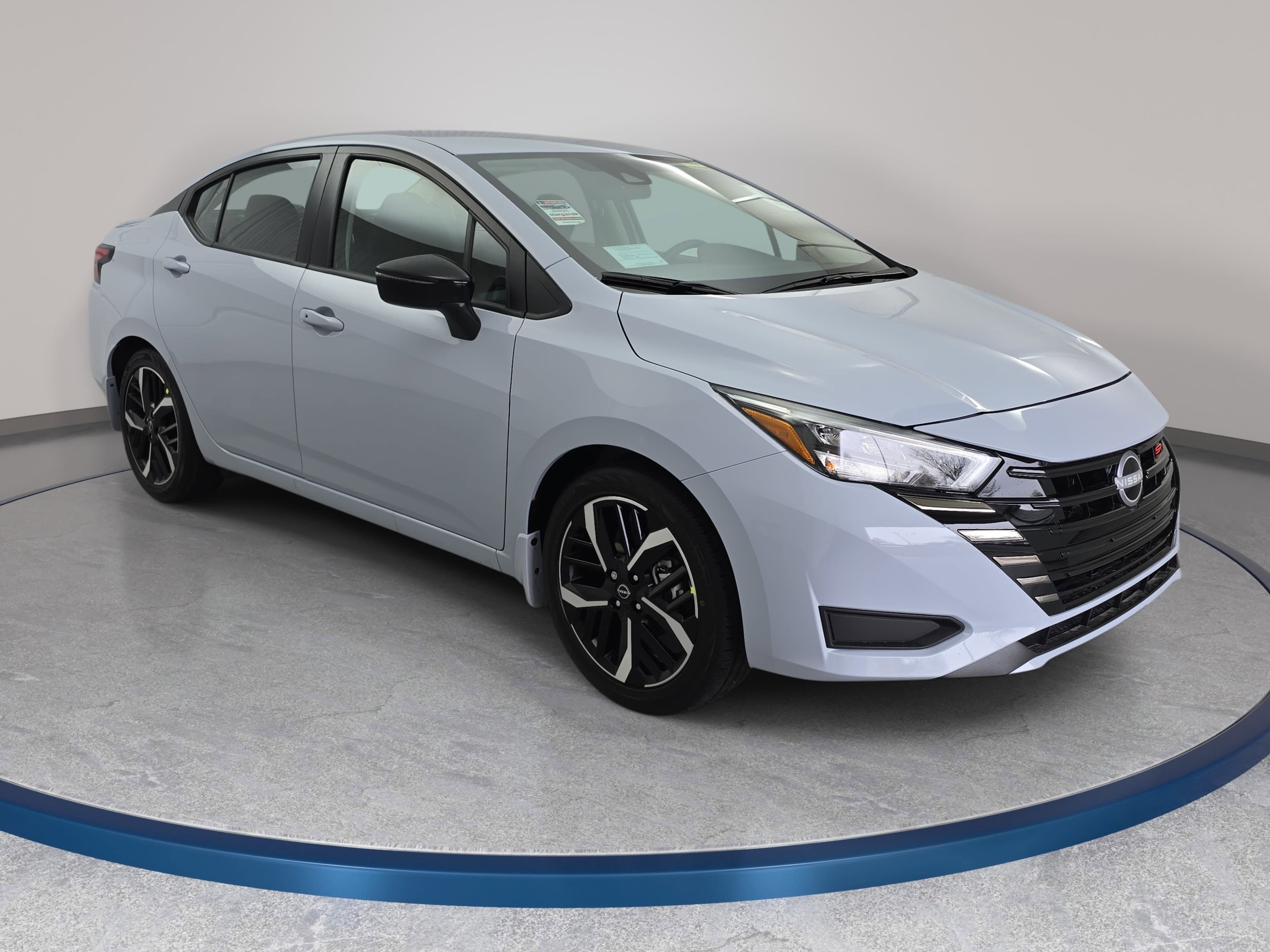 New 2025 Nissan Versa SR w/ Trunk Package FWD image 3