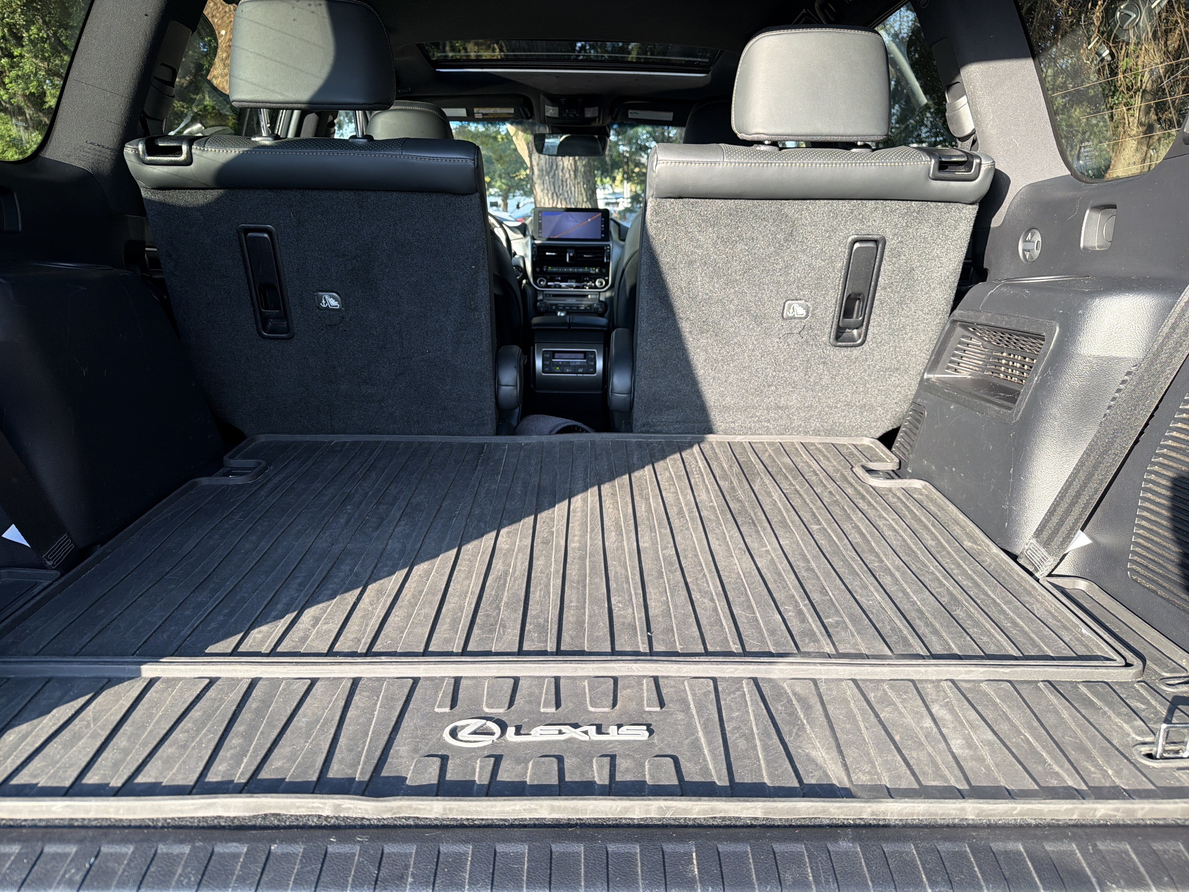Certified 2023 Lexus GX 460 Luxury w/ Sport Design Package AWD/4WD image 46