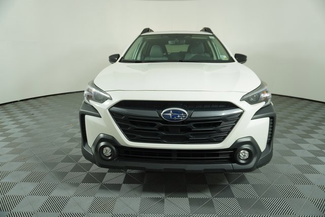 Used 2025 Subaru Outback Premium image 2