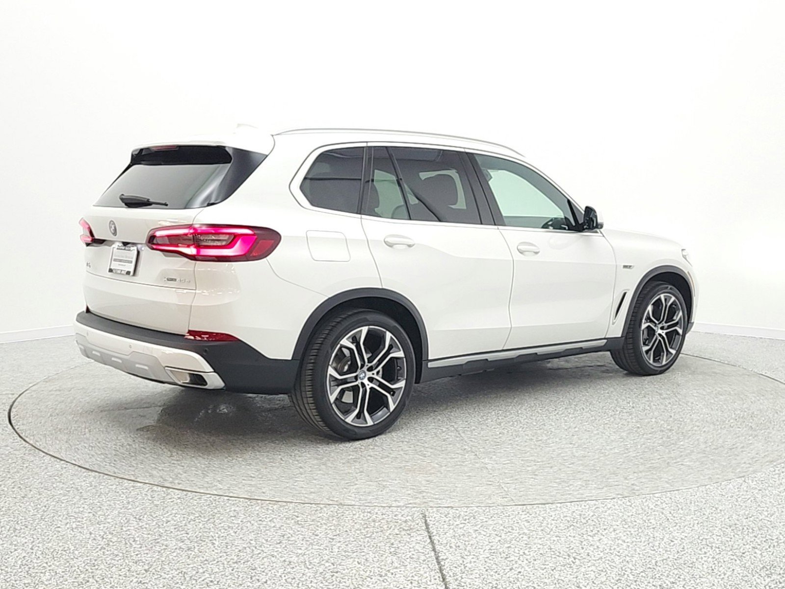 Used 2023 BMW X5 xDrive45e w/ Luxury Seating Package image 6