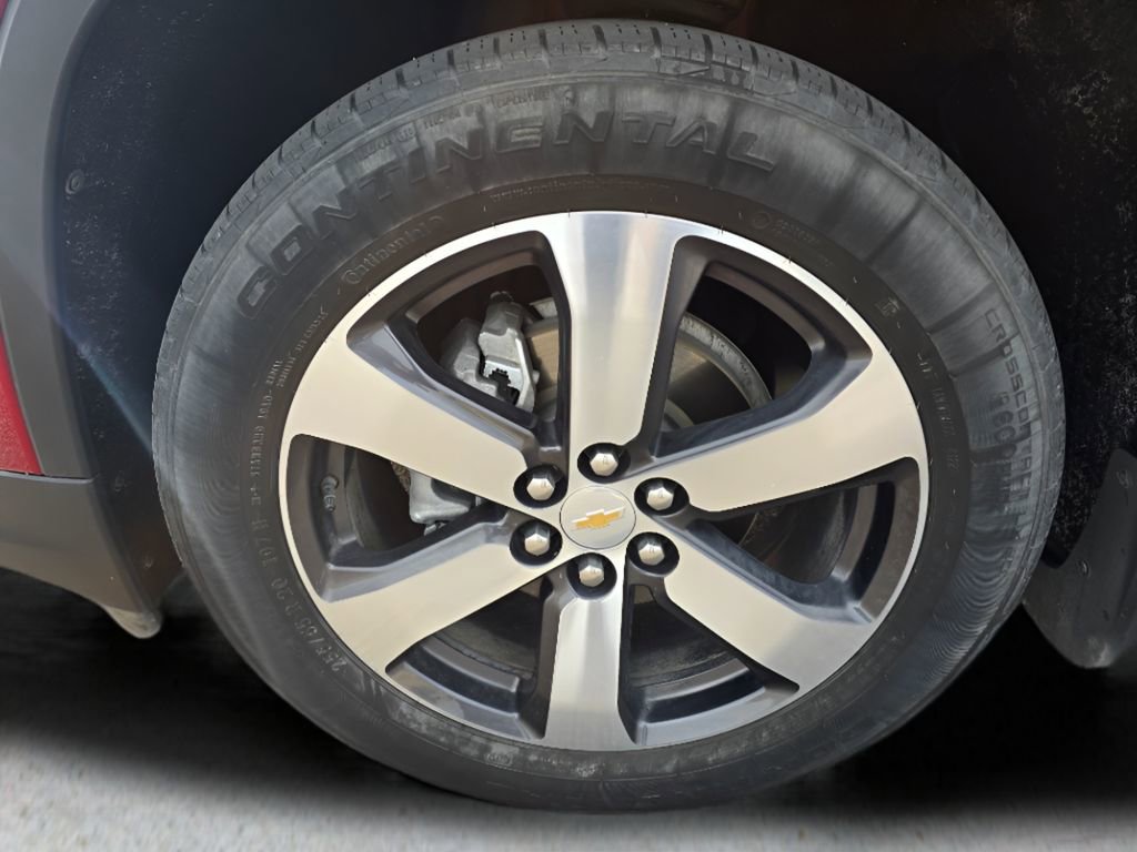 Used 2023 Chevrolet Traverse LT w/ LT Premium Package image 9