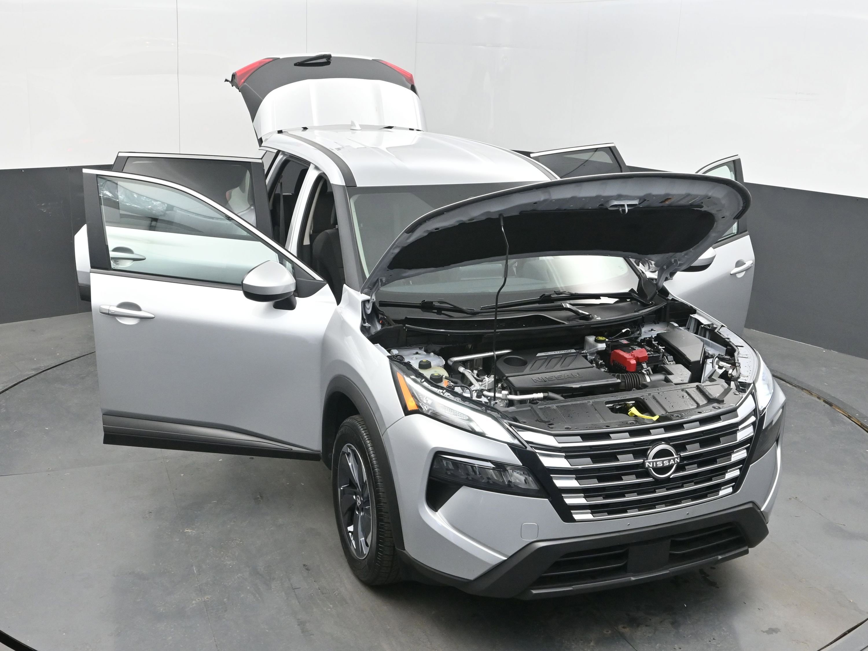 Used 2025 Nissan Rogue SV image 40