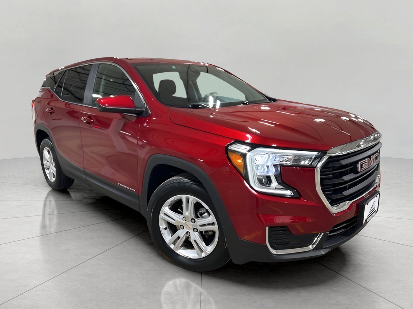 Used 2024 GMC Terrain SLE image 27