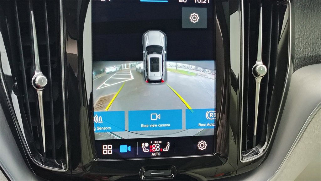 Certified 2023 Volvo XC60 B5 Core w/ Climate Package image 20