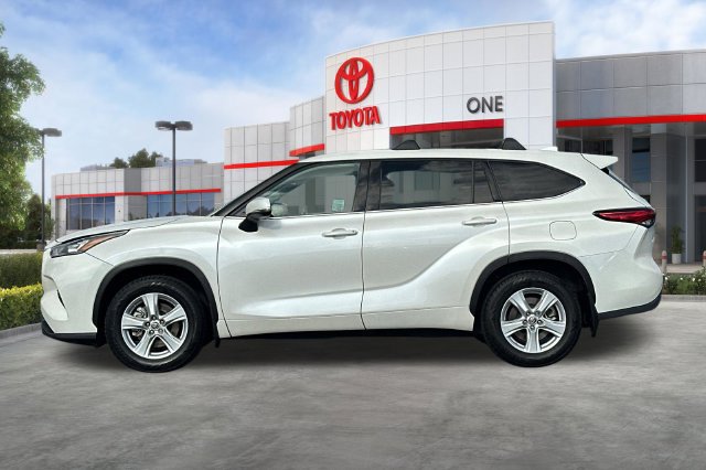 Used 2020 Toyota Highlander LE AWD/4WD image 9