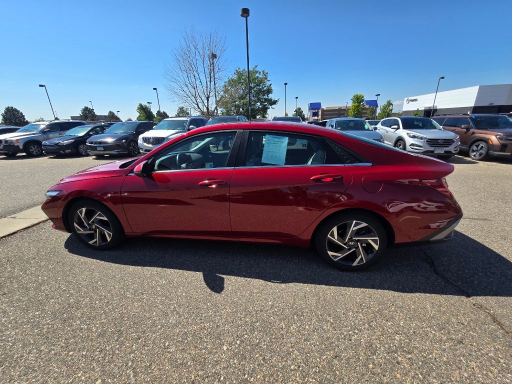 Used 2025 Hyundai Elantra Limited FWD image 14