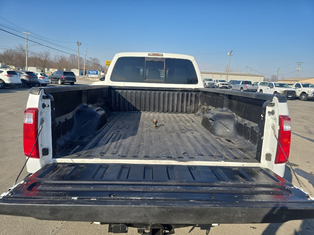 Used 2014 Ford F550 4x4 Crew Cab Super Duty w/ Lariat Interior Package image 9