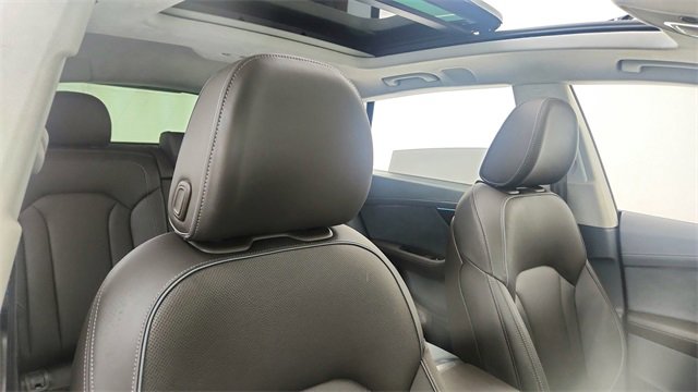 Used 2023 Audi Q8 Prestige w/ Prestige Package image 23