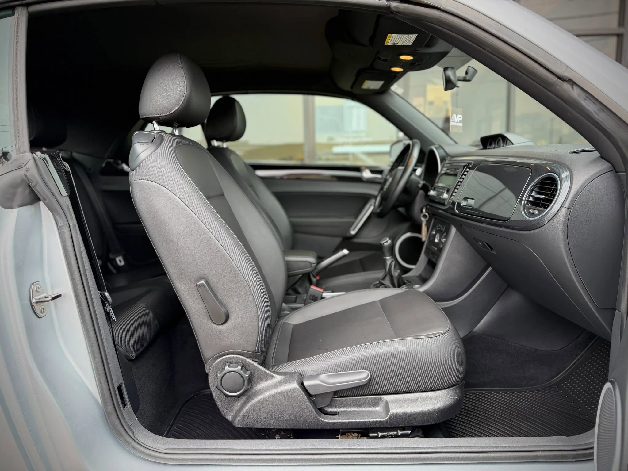 Used 2013 Volkswagen Beetle 2.0T image 14