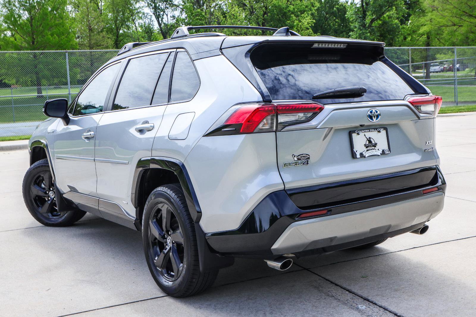 Used 2021 Toyota RAV4 XSE AWD/4WD image 17