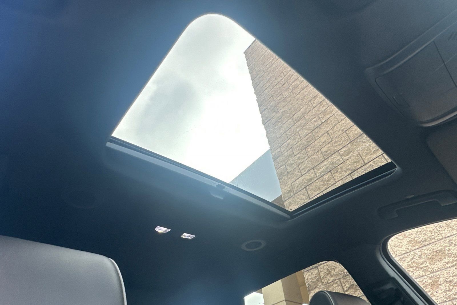 Certified 2023 Buick Enclave Avenir image 19