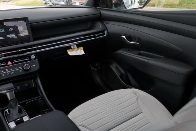 New 2025 Hyundai Santa Cruz SE FWD image 23