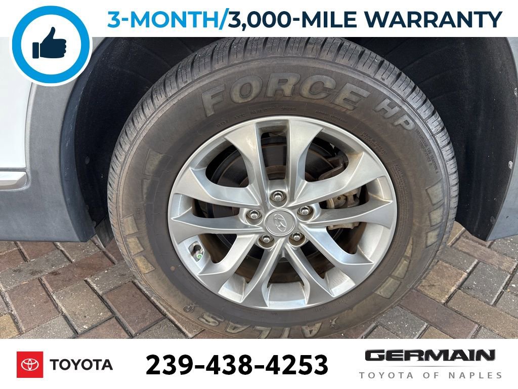 Used 2019 Hyundai Santa Fe SE image 11