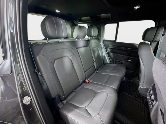 Used 2025 Land Rover Defender 110 X image 28