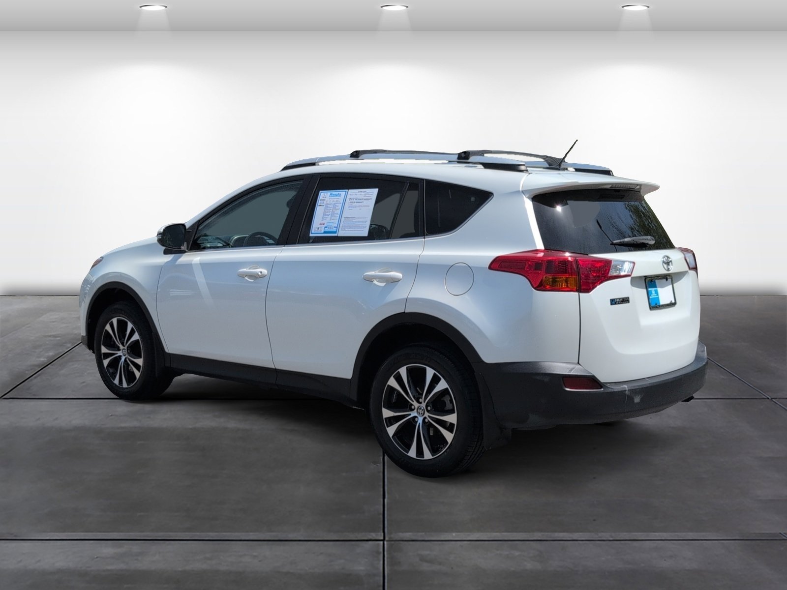 Used 2015 Toyota RAV4 Limited w/ Technology Package AWD/4WD image 3