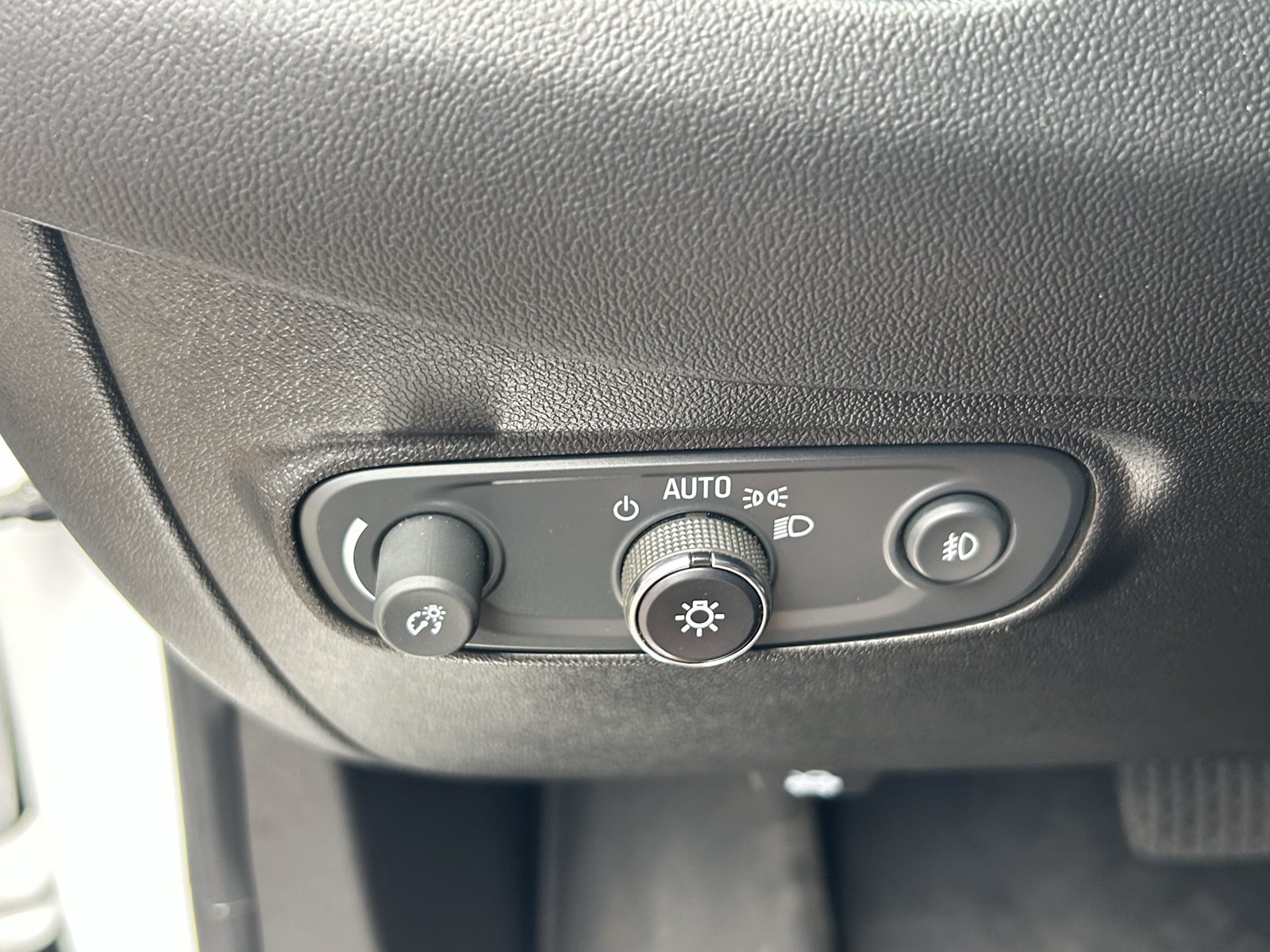 Used 2022 Chevrolet Equinox Premier FWD image 33
