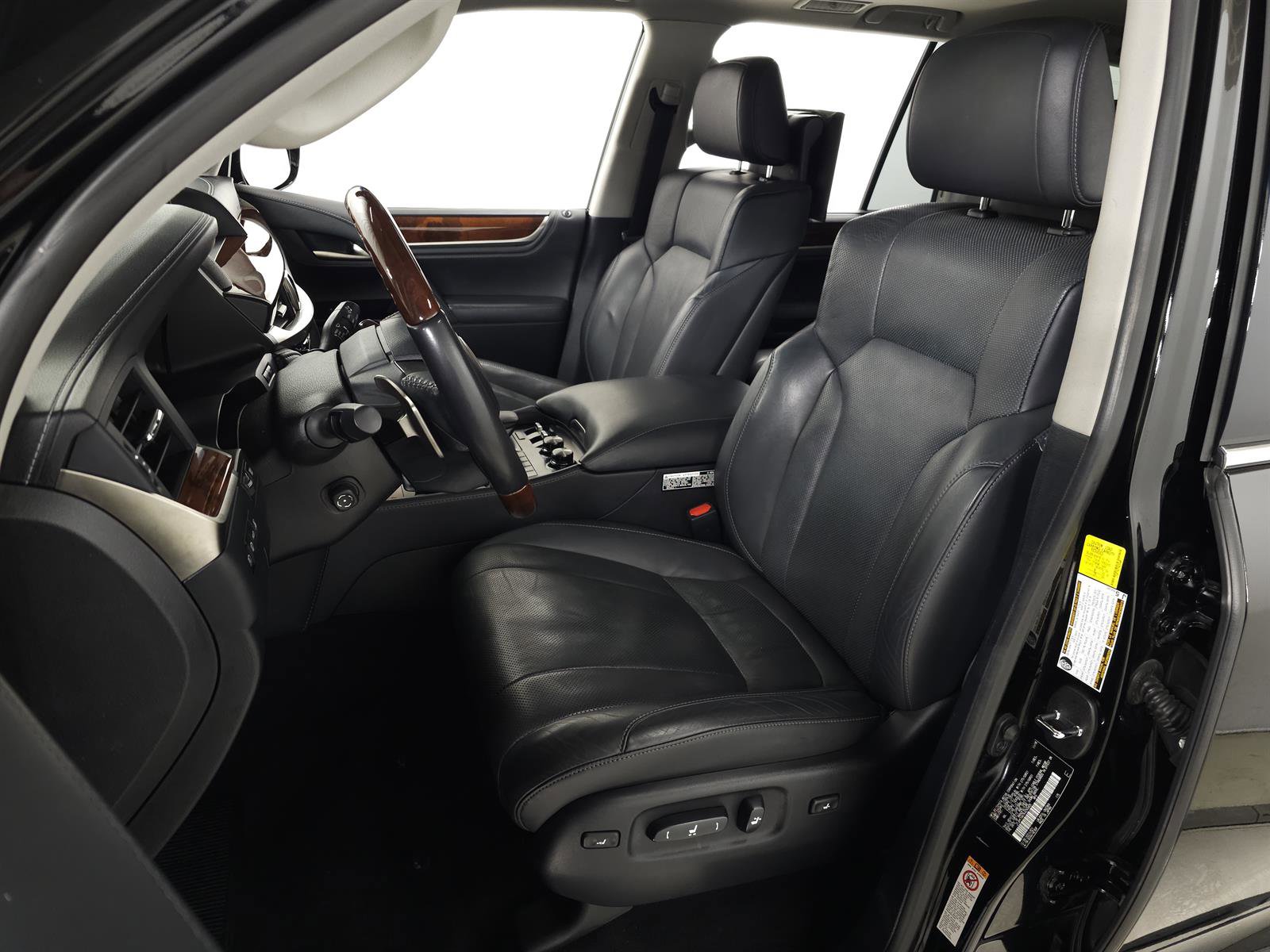 Used 2019 Lexus LX 570 4WD image 17