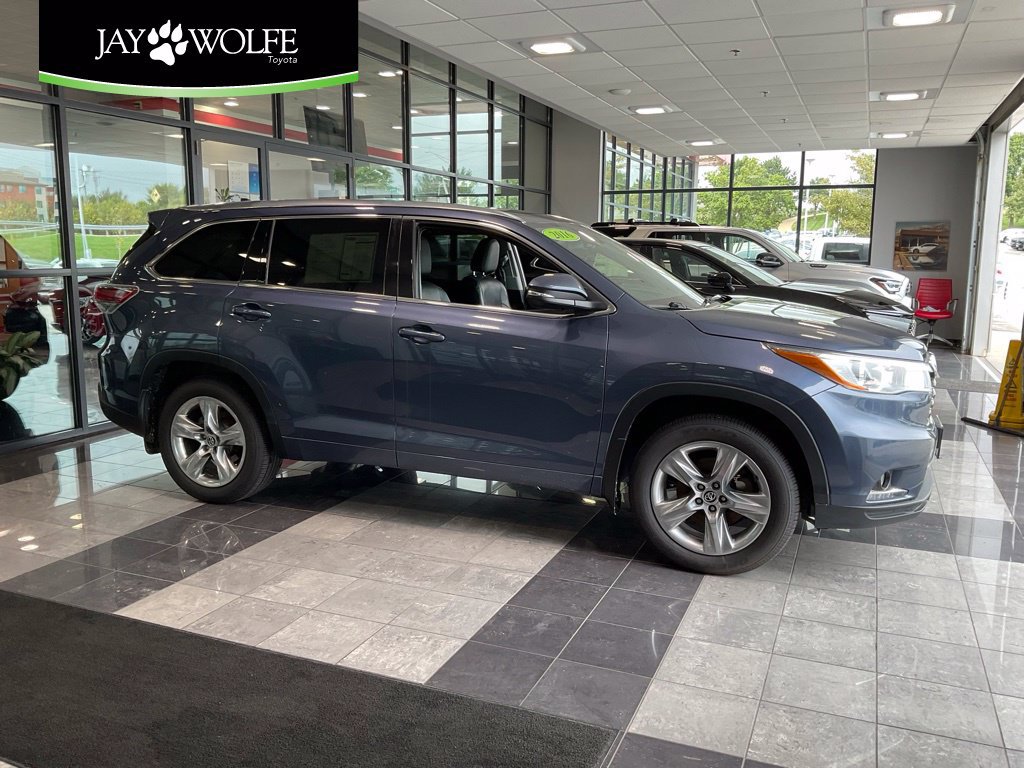 Used 2016 Toyota Highlander Limited w/ Driver Technology Package AWD/4WD image 1