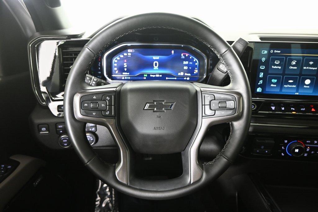 Used 2025 Chevrolet Silverado 2500 ZR2 w/ Technology Package image 36