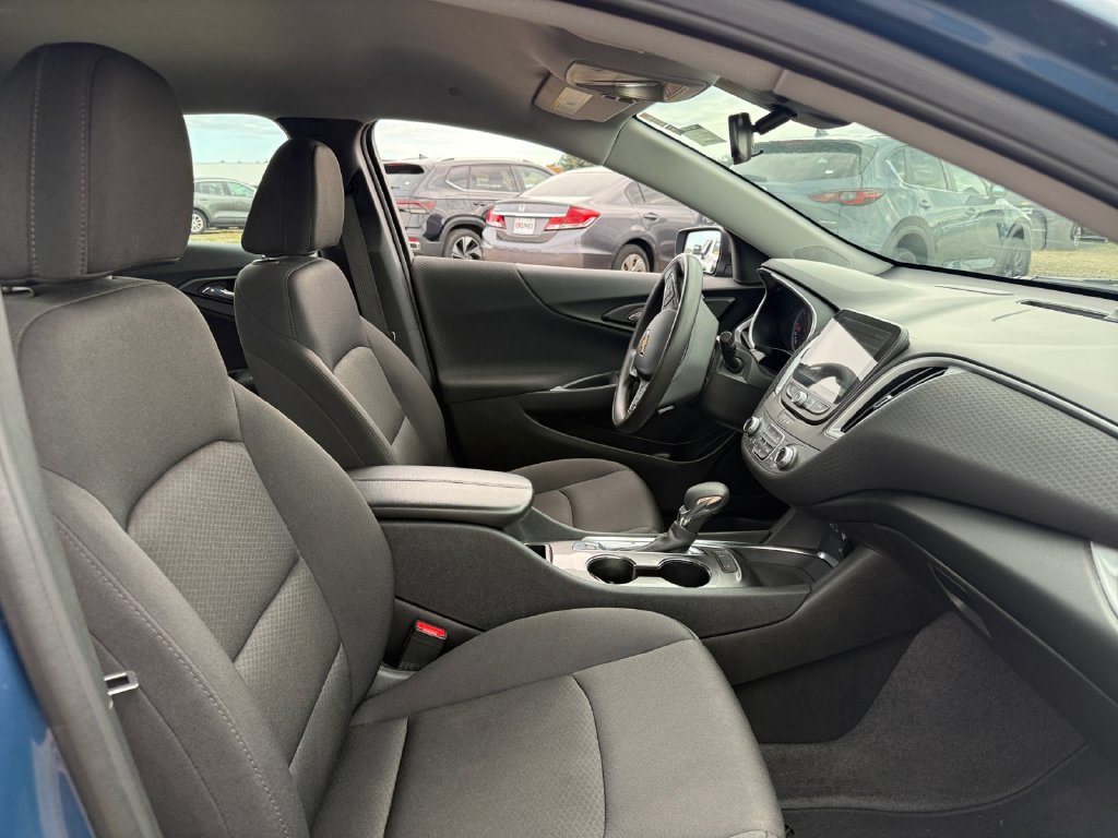 Used 2024 Chevrolet Malibu LT FWD image 41