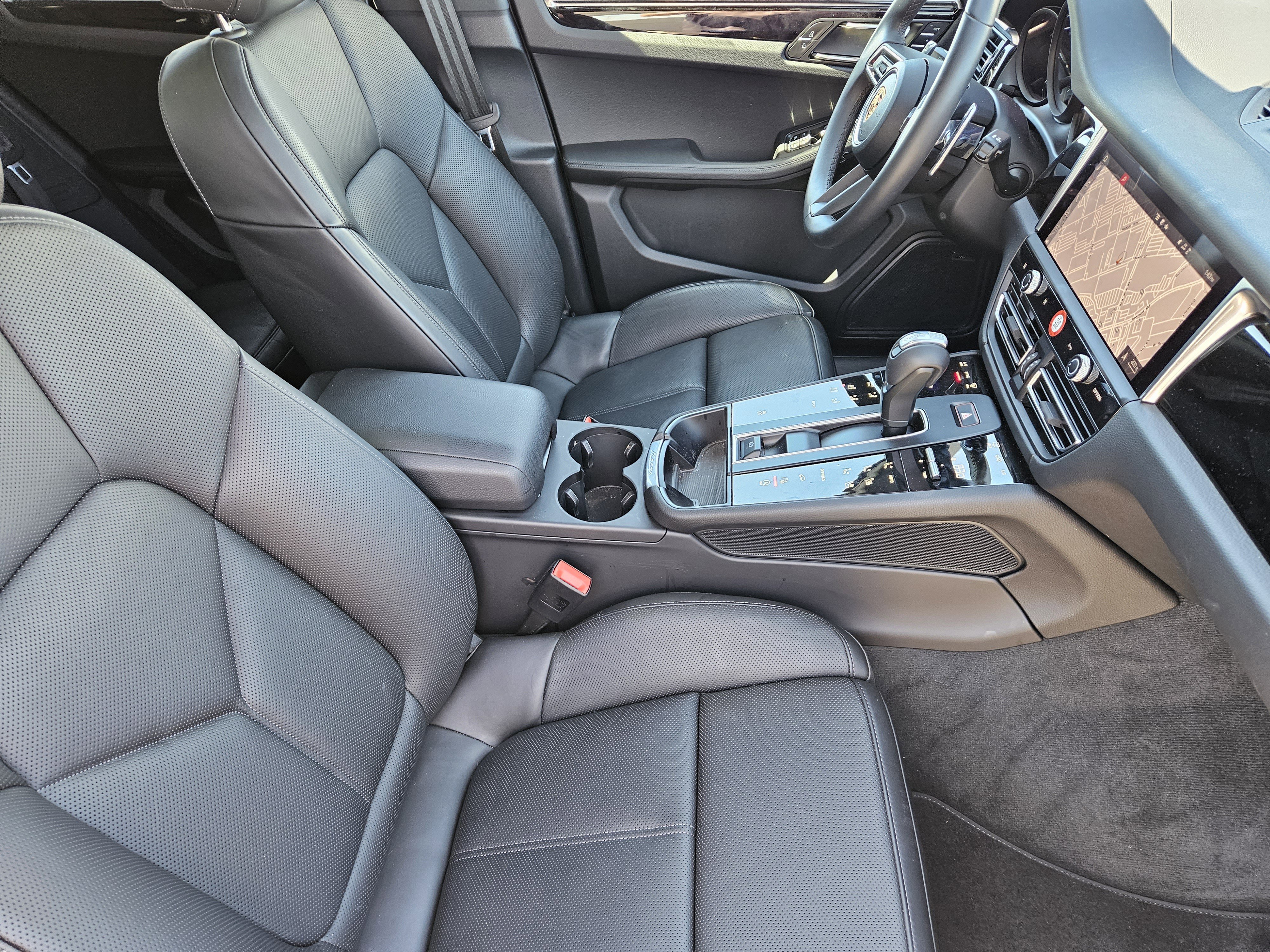 Used 2026 Porsche Macan image 15