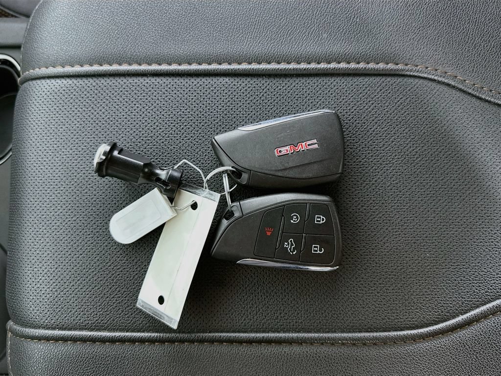 Used 2024 GMC Sierra 1500 AT4 w/ Technology Package AWD/4WD image 35