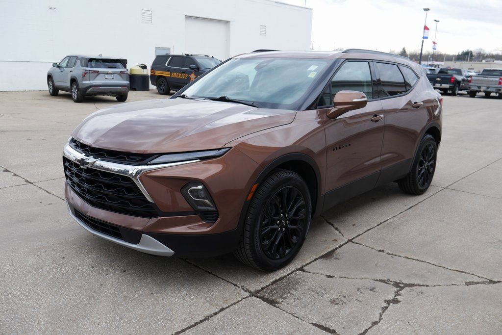 Used 2023 Chevrolet Blazer LT w/ LPO, Cargo Package FWD image 4