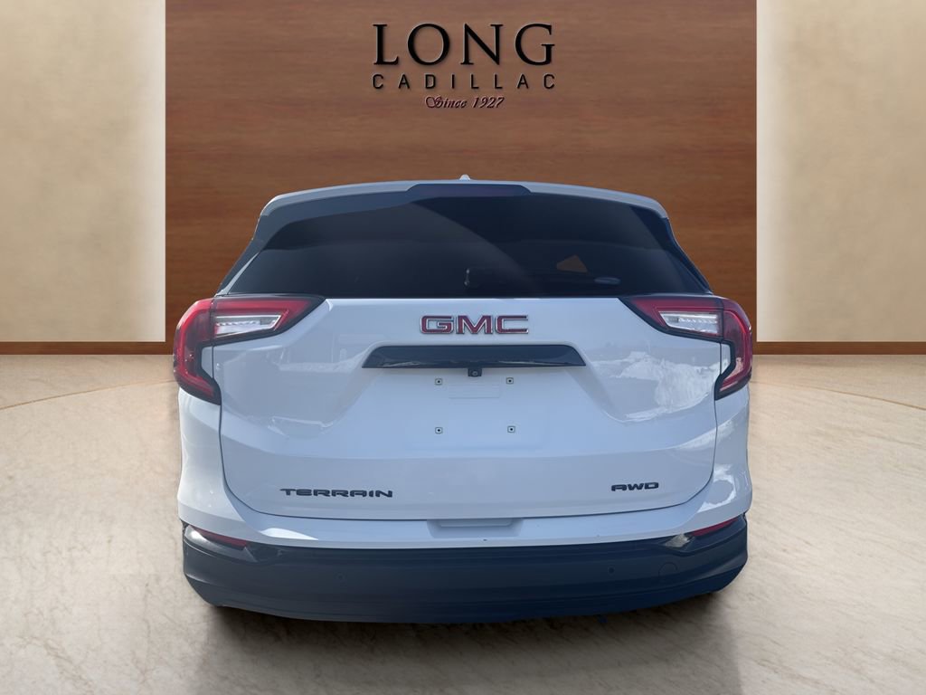 Used 2024 GMC Terrain SLT w/ Tech Package image 4