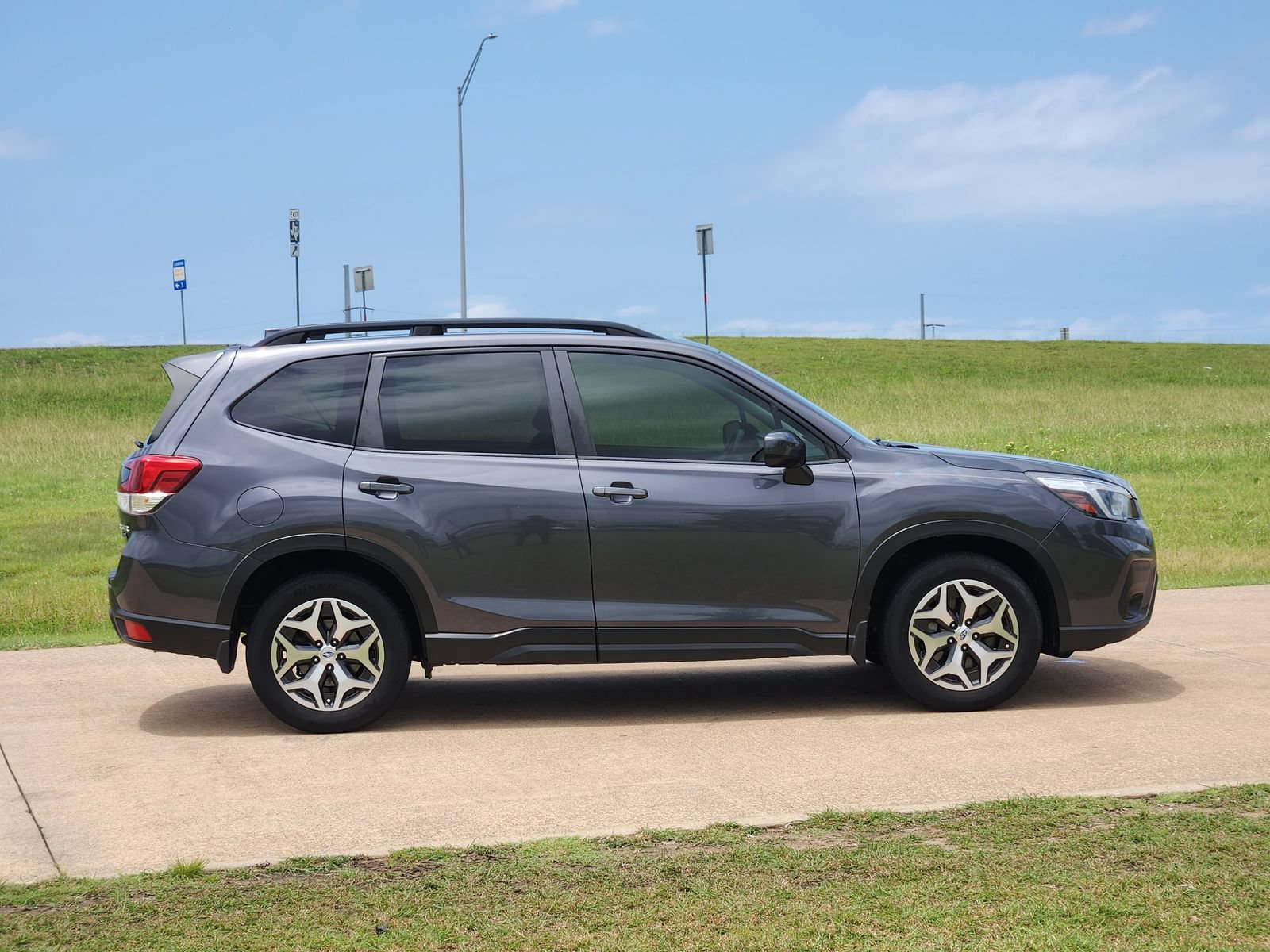 Used 2021 Subaru Forester Premium w/ Popular Package #1 AWD/4WD image 7