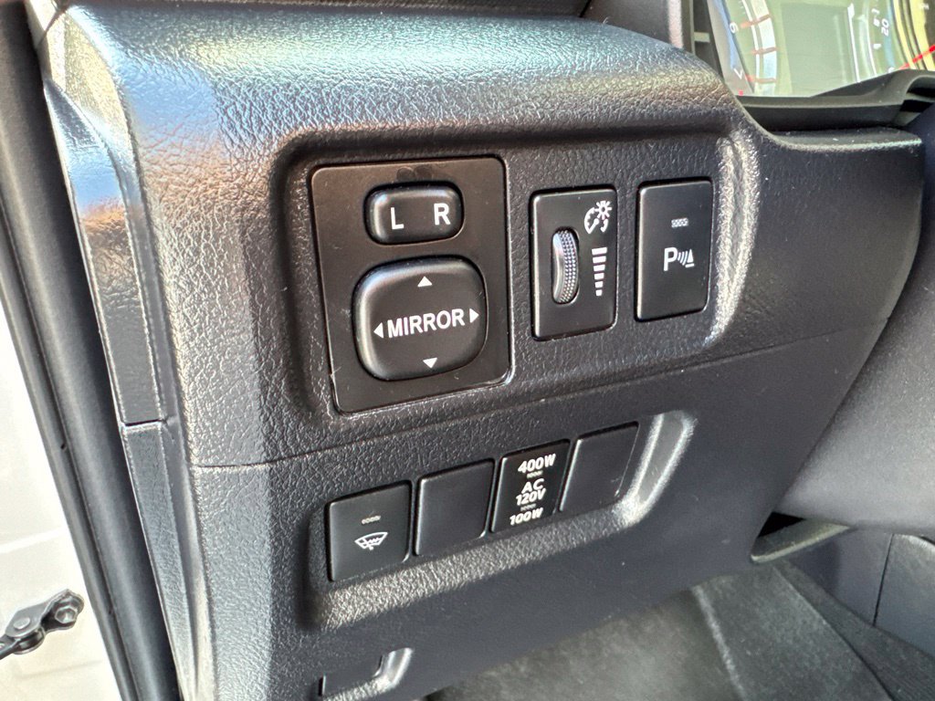 Used 2018 Toyota 4Runner Limited AWD/4WD image 20