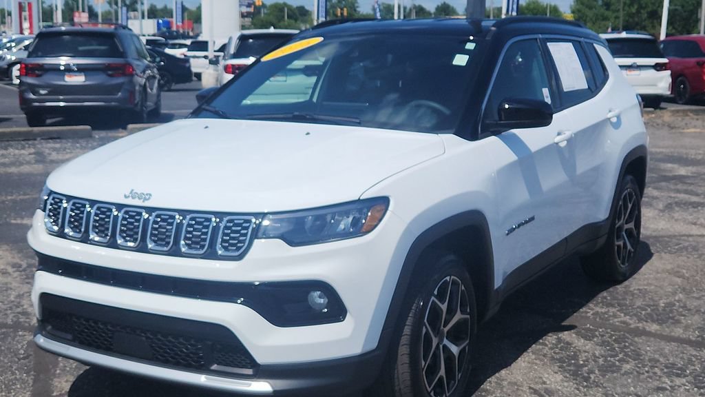 Used 2025 Jeep Compass Limited AWD/4WD image 3