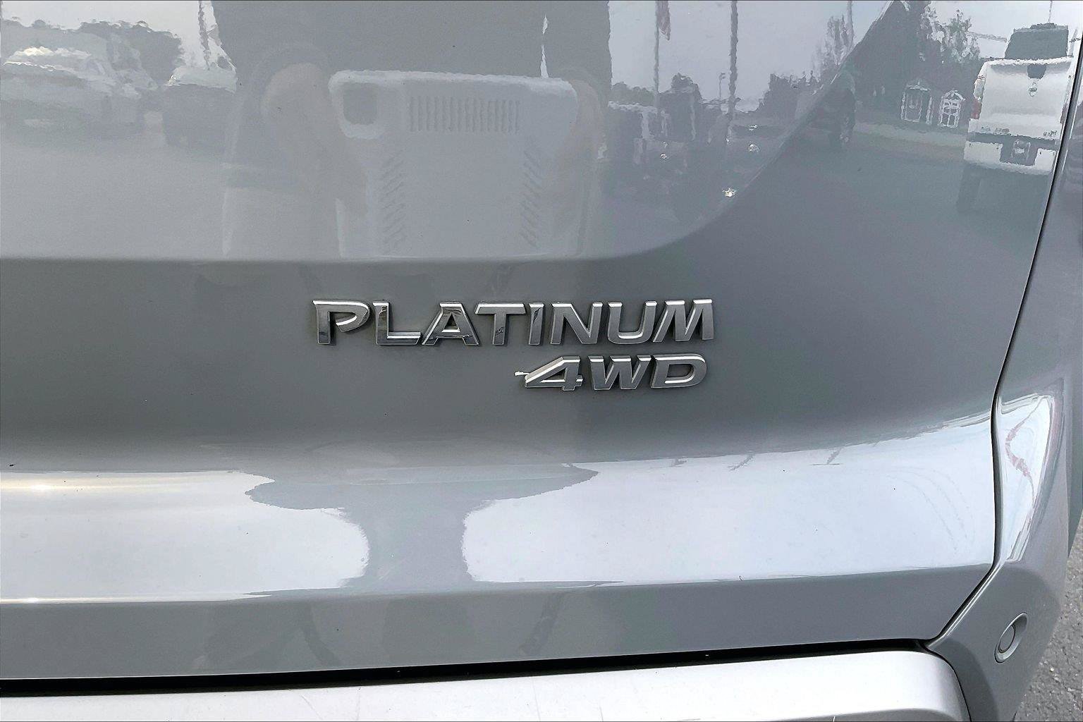Certified 2023 Nissan Pathfinder Platinum w/ Cargo Package AWD/4WD image 9
