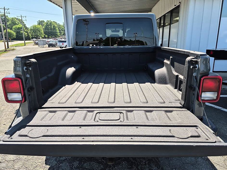 Used 2023 Jeep Gladiator Overland AWD/4WD image 29
