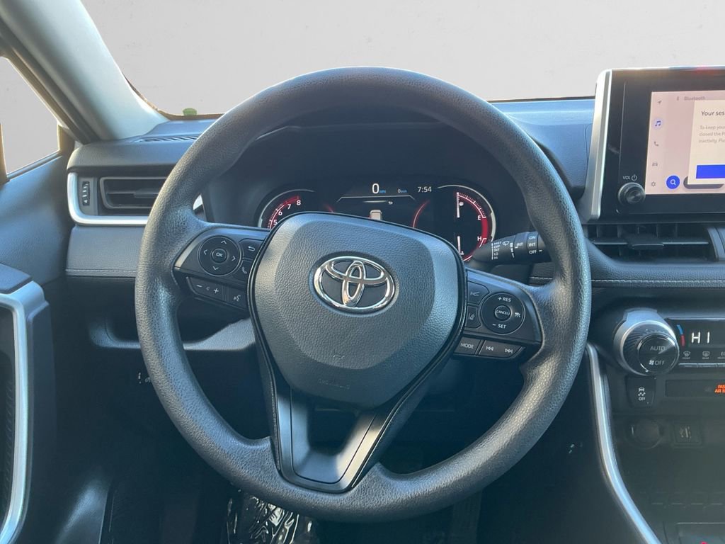 Used 2025 Toyota RAV4 XLE image 12