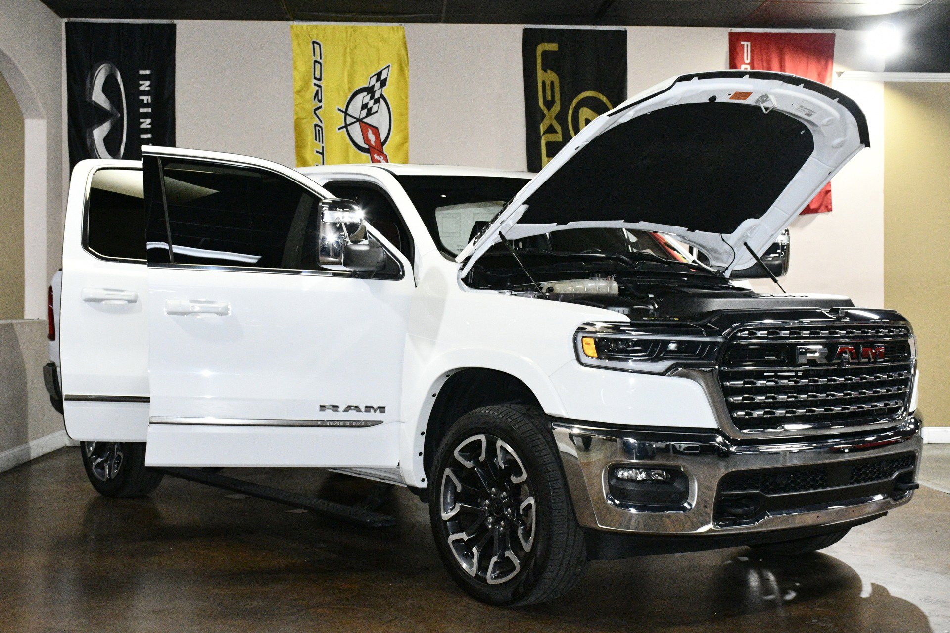 Used 2025 RAM 1500 Limited AWD/4WD image 89