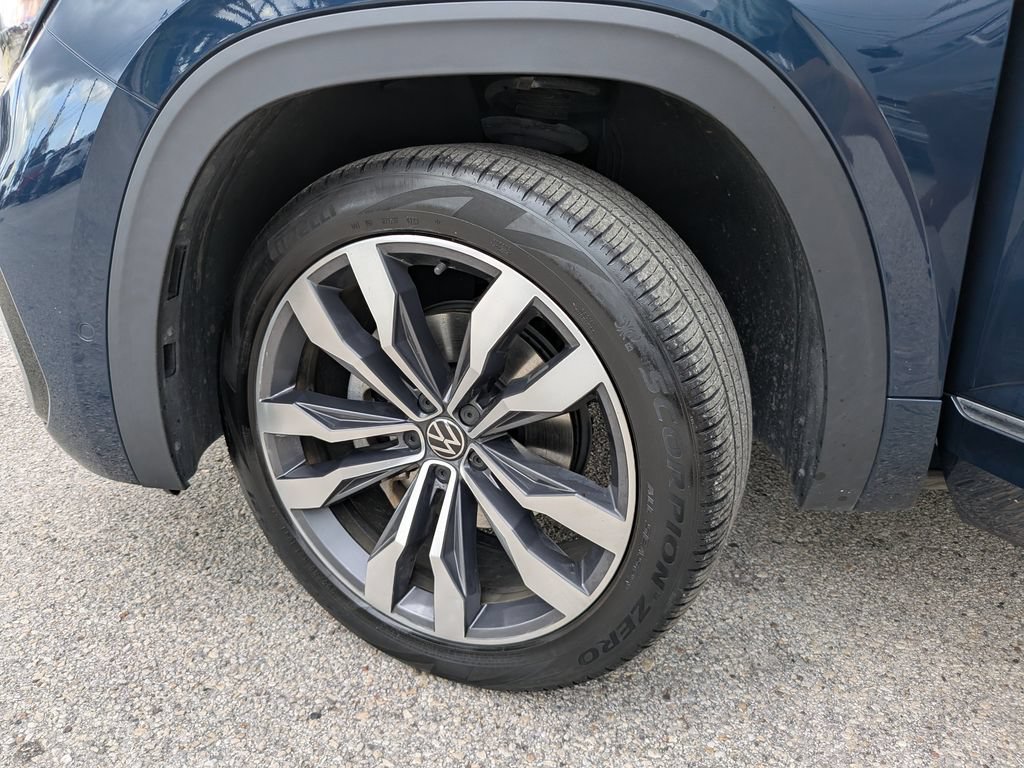 Certified 2023 Volkswagen Atlas Cross Sport SEL Premium R-Line AWD/4WD image 37